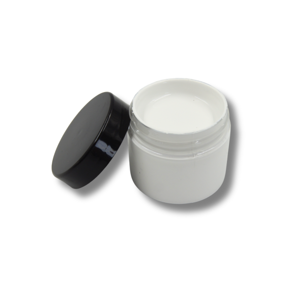 B�l� barva na korek - vzorek 50 ml