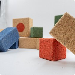 Speelgoed voor kinderen van natuurlijke kurk