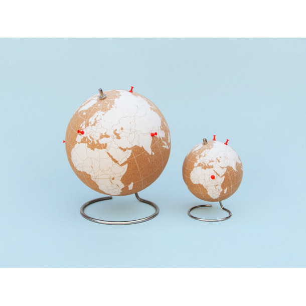 Forlænge melodisk tvetydigheden Stor hvid kork globus 25 cm - perfekt til en ægte globetrotter! - Kork  verdenskort & kork globus - Naturkork eksperter!