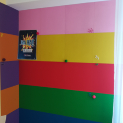 Selbstklebende Pinnwand Korkplatte 5x455x610mm - MIX Farben!