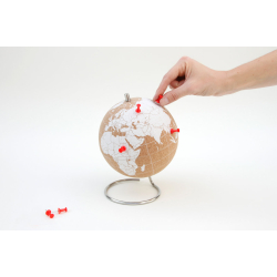 Lille hvid kork globus 14 cm - perfekt til en ægte globetrotter! - Kork verdenskort & kork globus - eksperter!